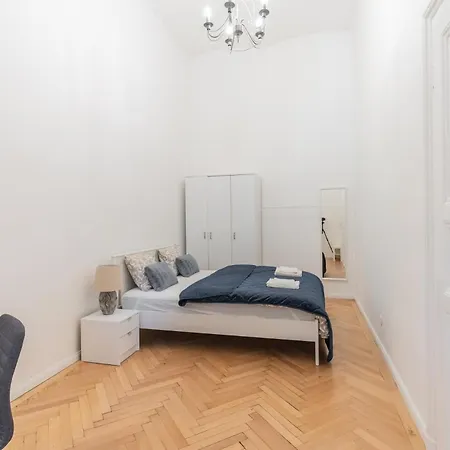 Cozy On The Andrassy Fashion St *